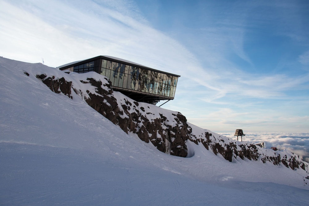 Plateau Lodge 3/48