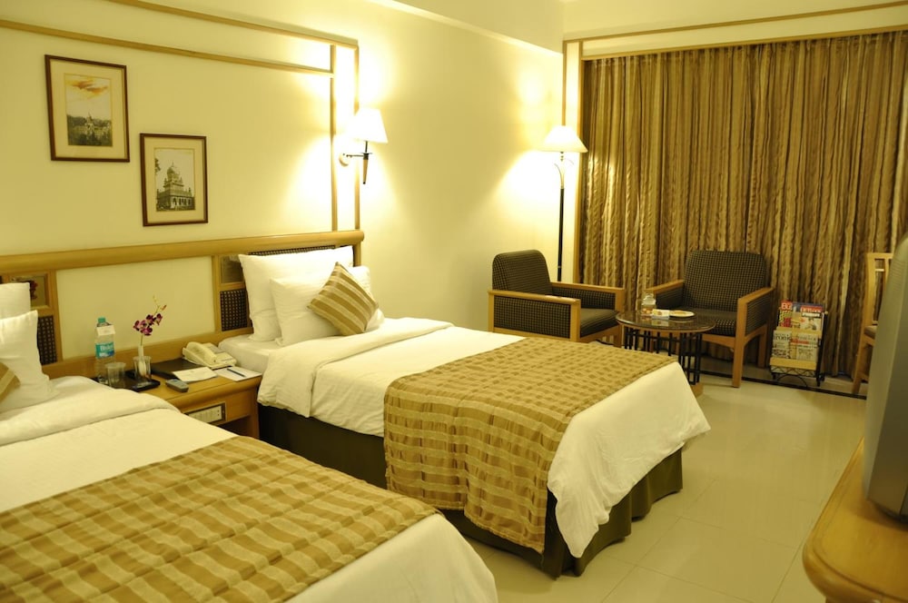 Aditya Park A Sarovar Portico Hotel 7/48