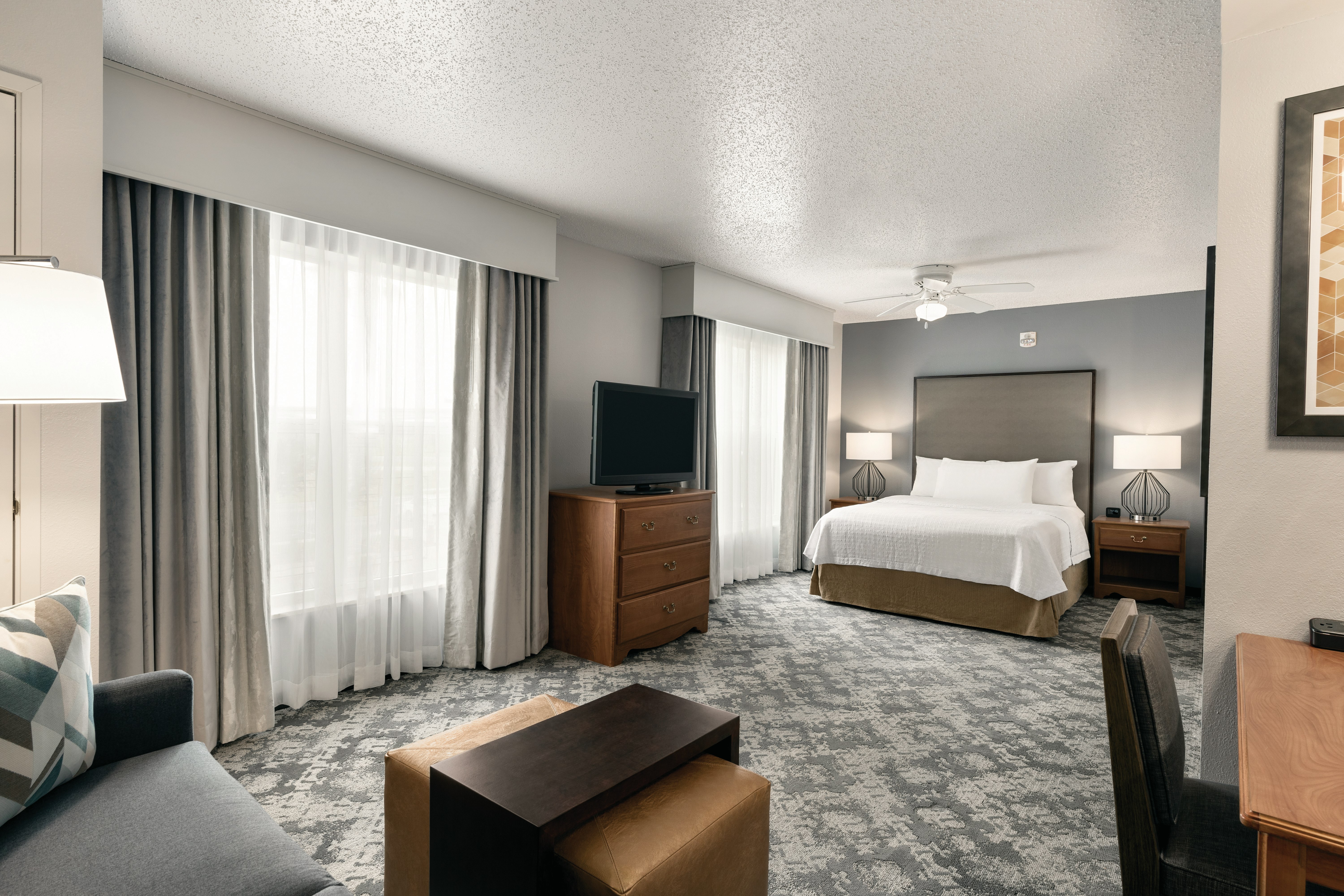 STUDIO, SUITE, QUEEN BED