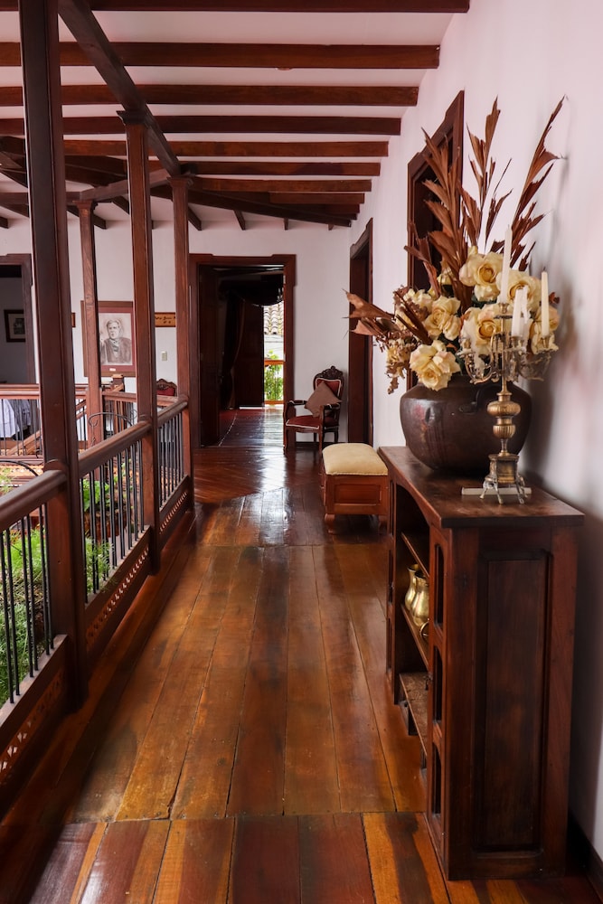 Casa Lola Hotel Boutique 47/59