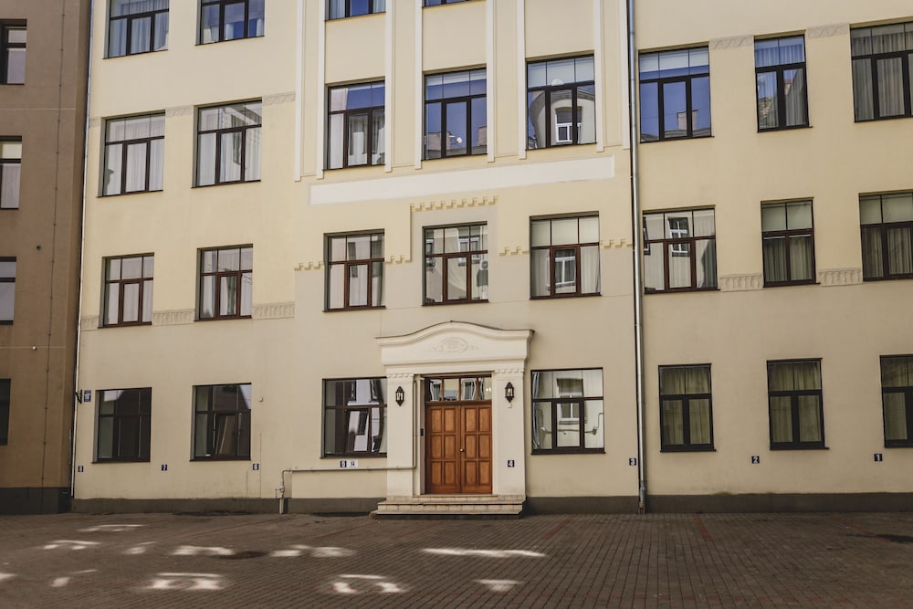 Ernesta Lux Apartments 3/50