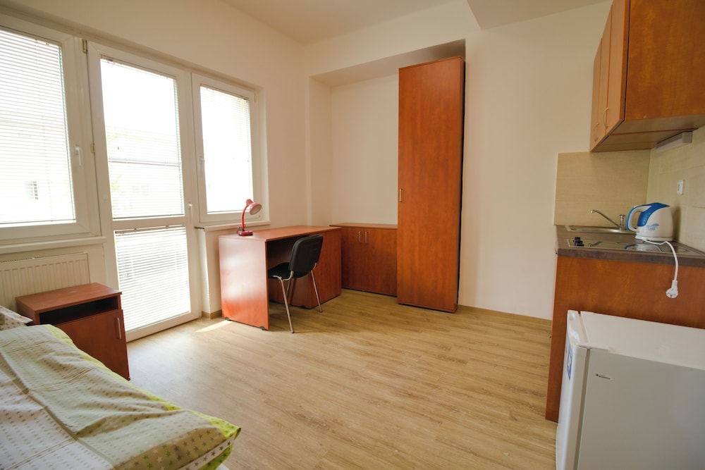 University Hotel 32/50
