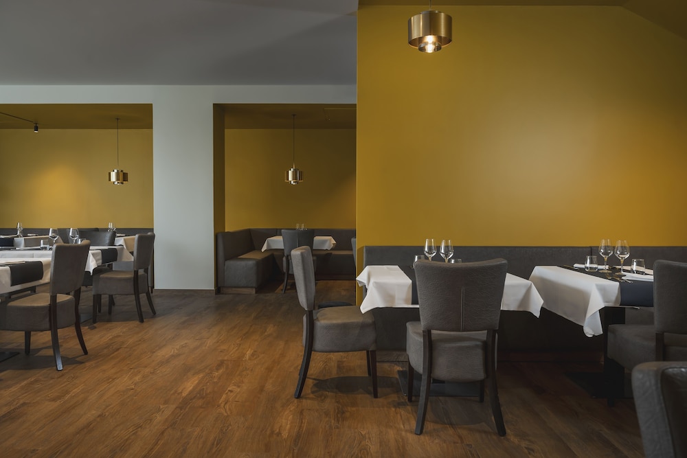 The Regent Boutique Hotel & Spa 55/67