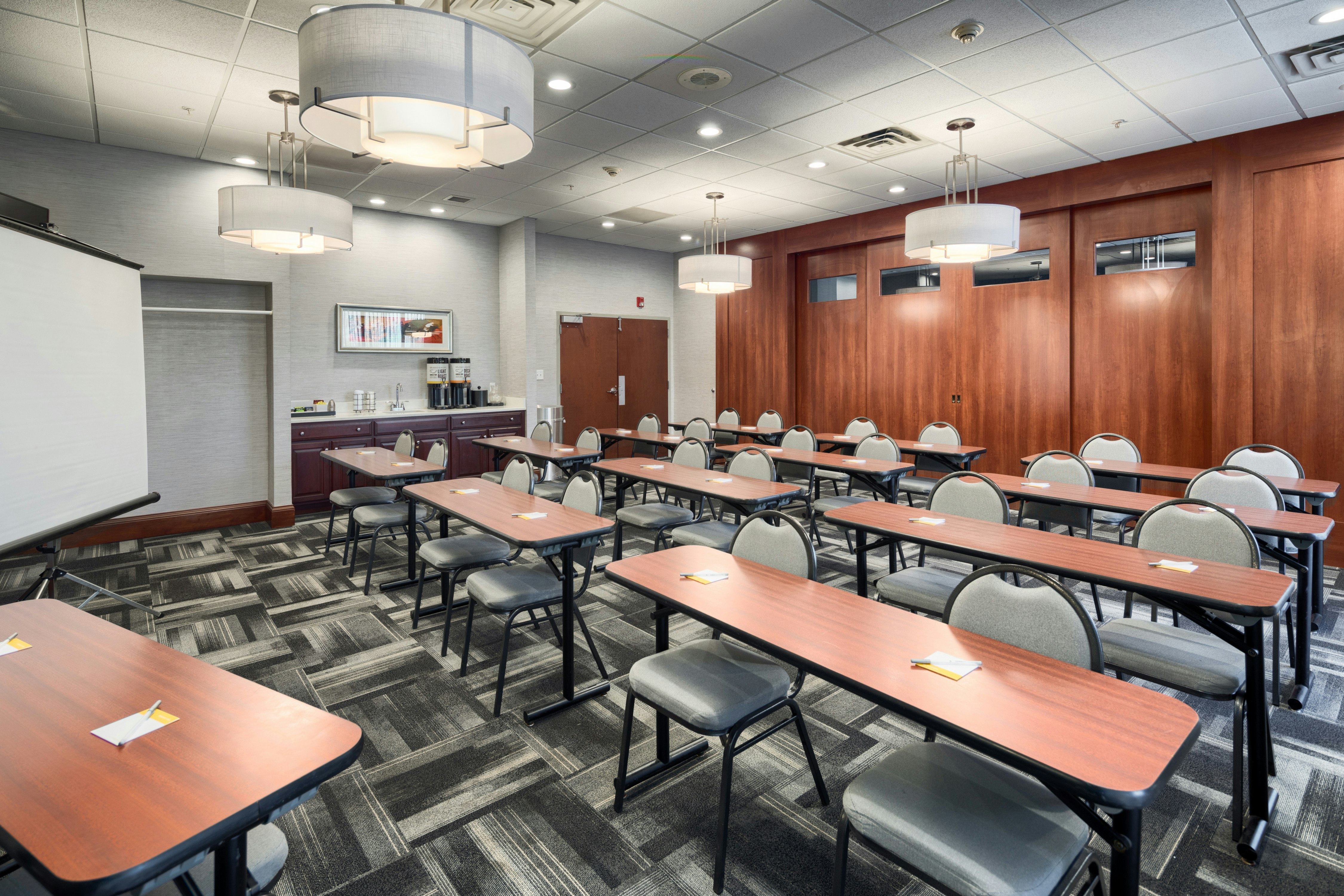 Hampton Inn Louisville-Northeast 13/22