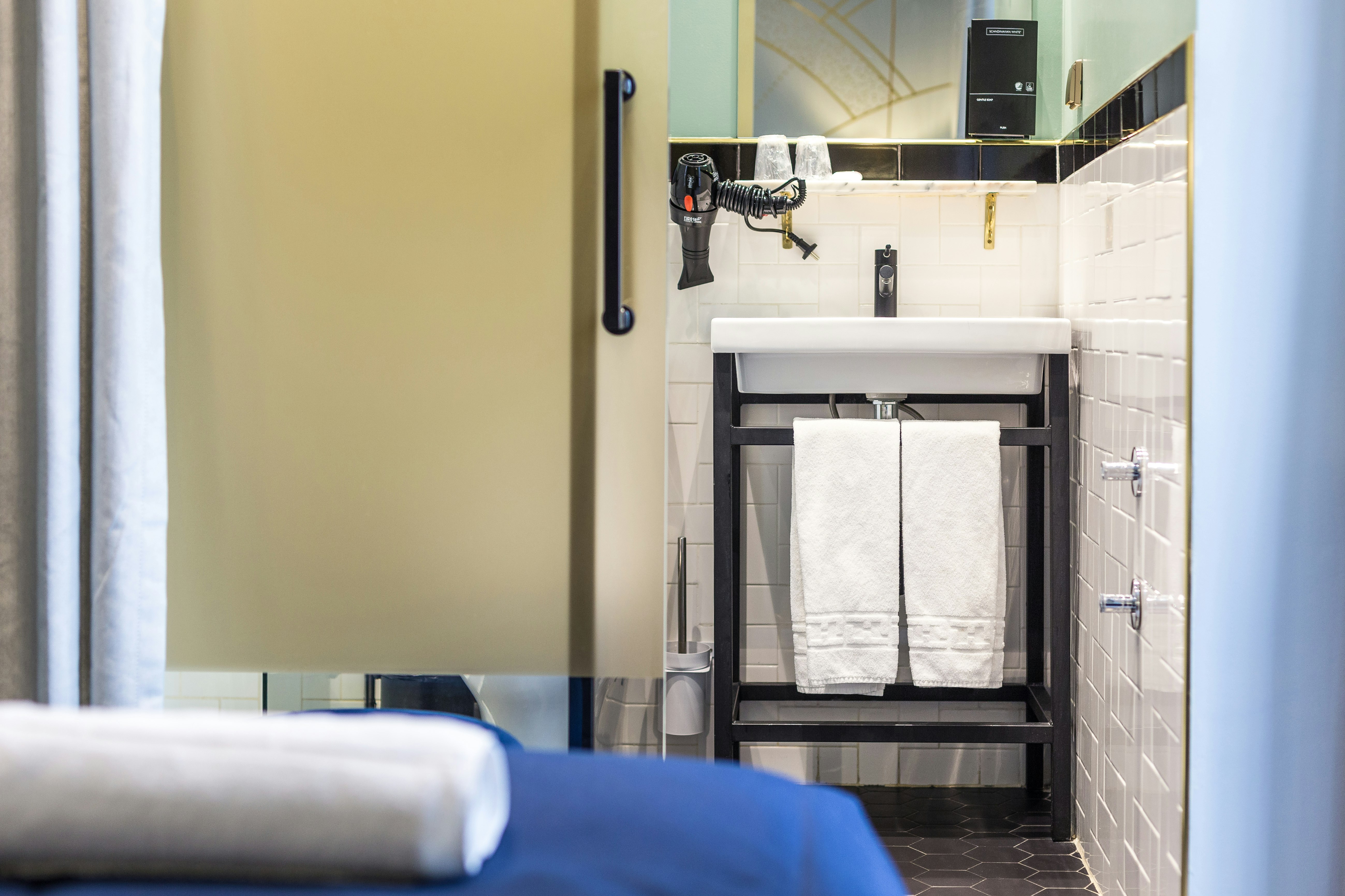 THE LIFT BOUTIQUE HOTEL 37/81