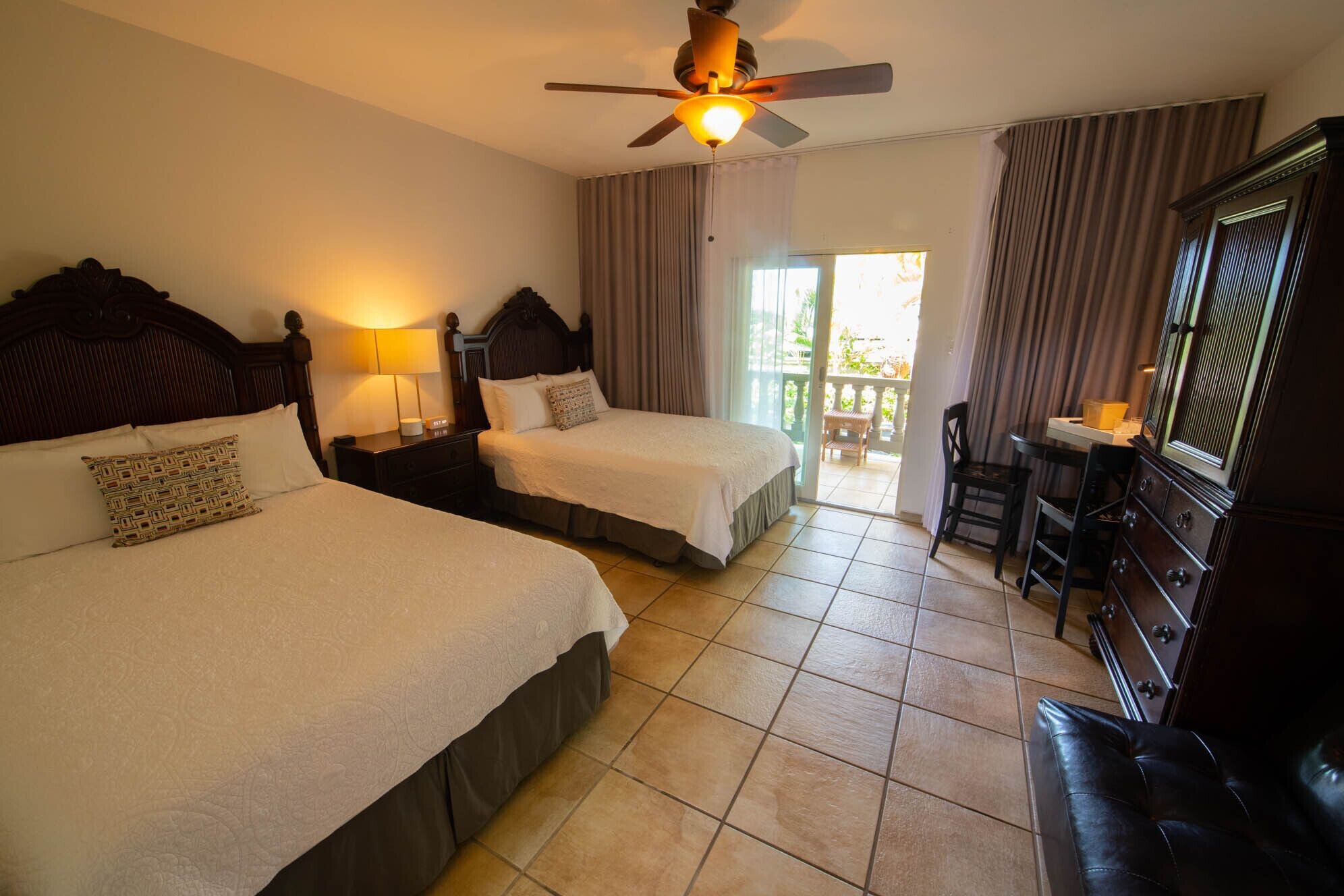 Room, 2 Queen Beds, Pool Side