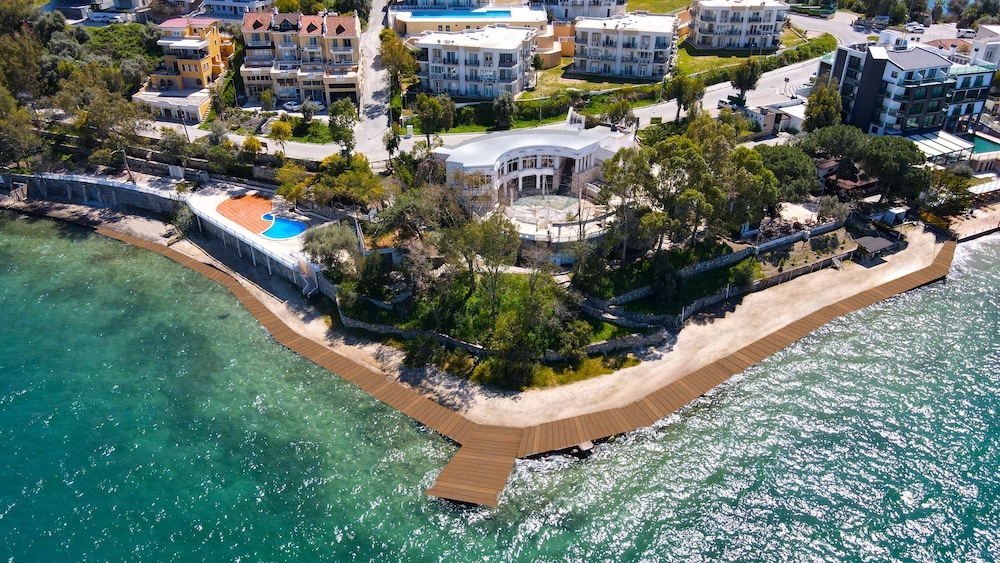 Roseira Beach Resort 28/43