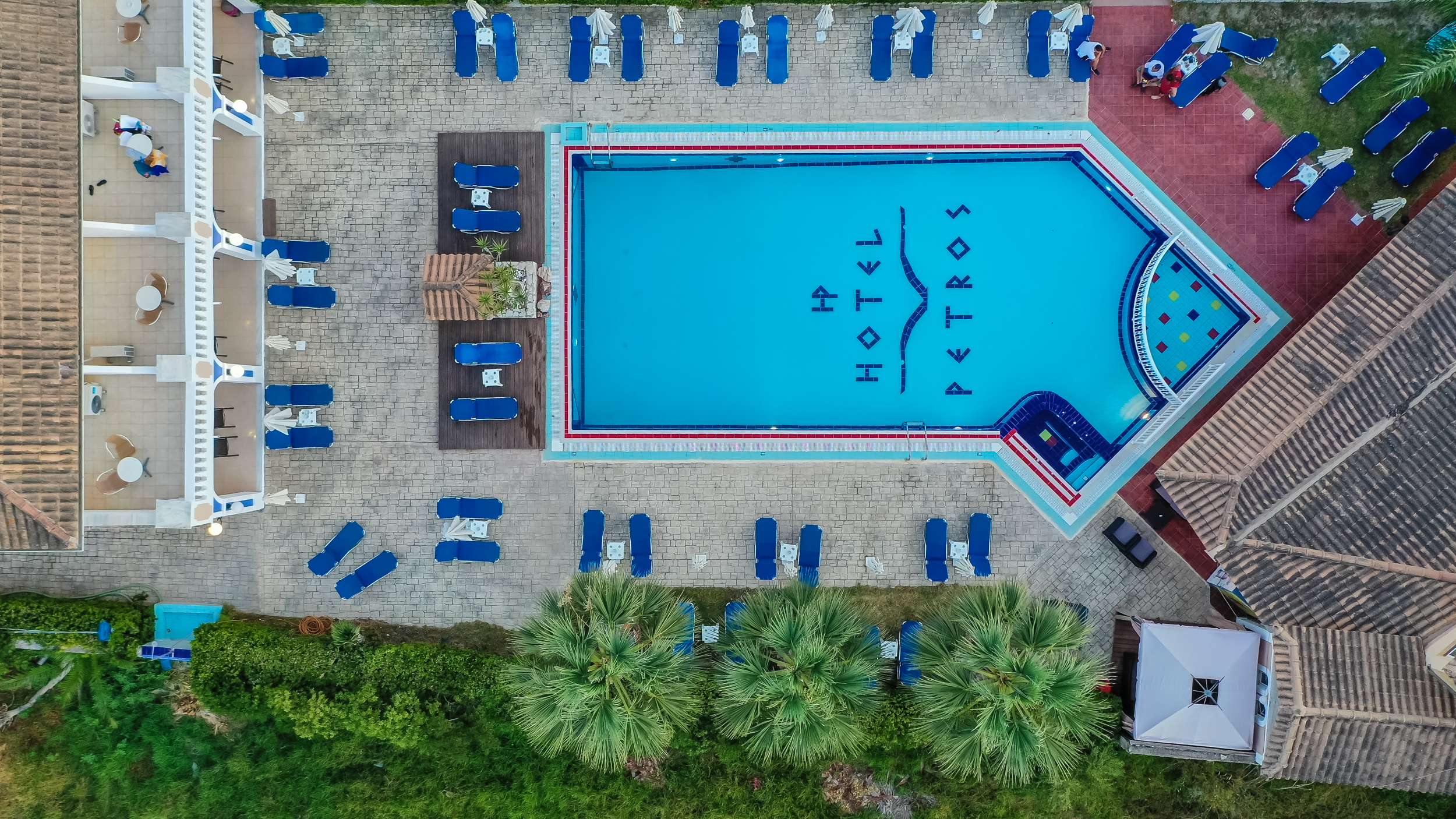 Petros Hotel 18/36
