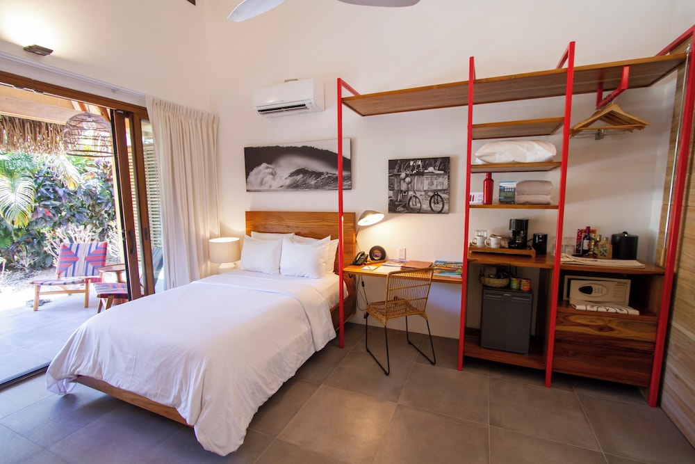 The Gilded Iguana Surf Hotel 13/50