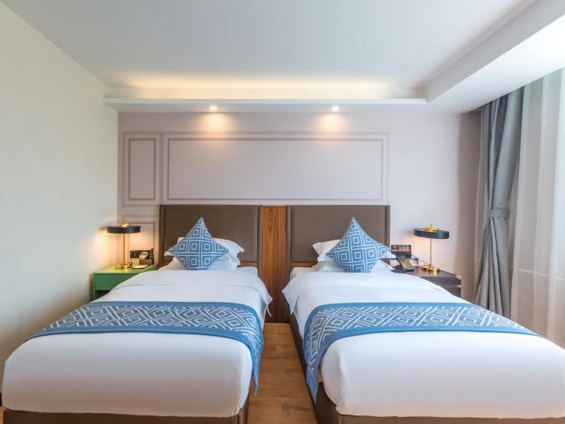 Gem Fuyang City Linquan County Jiangziya Plaza Hotel 17/35