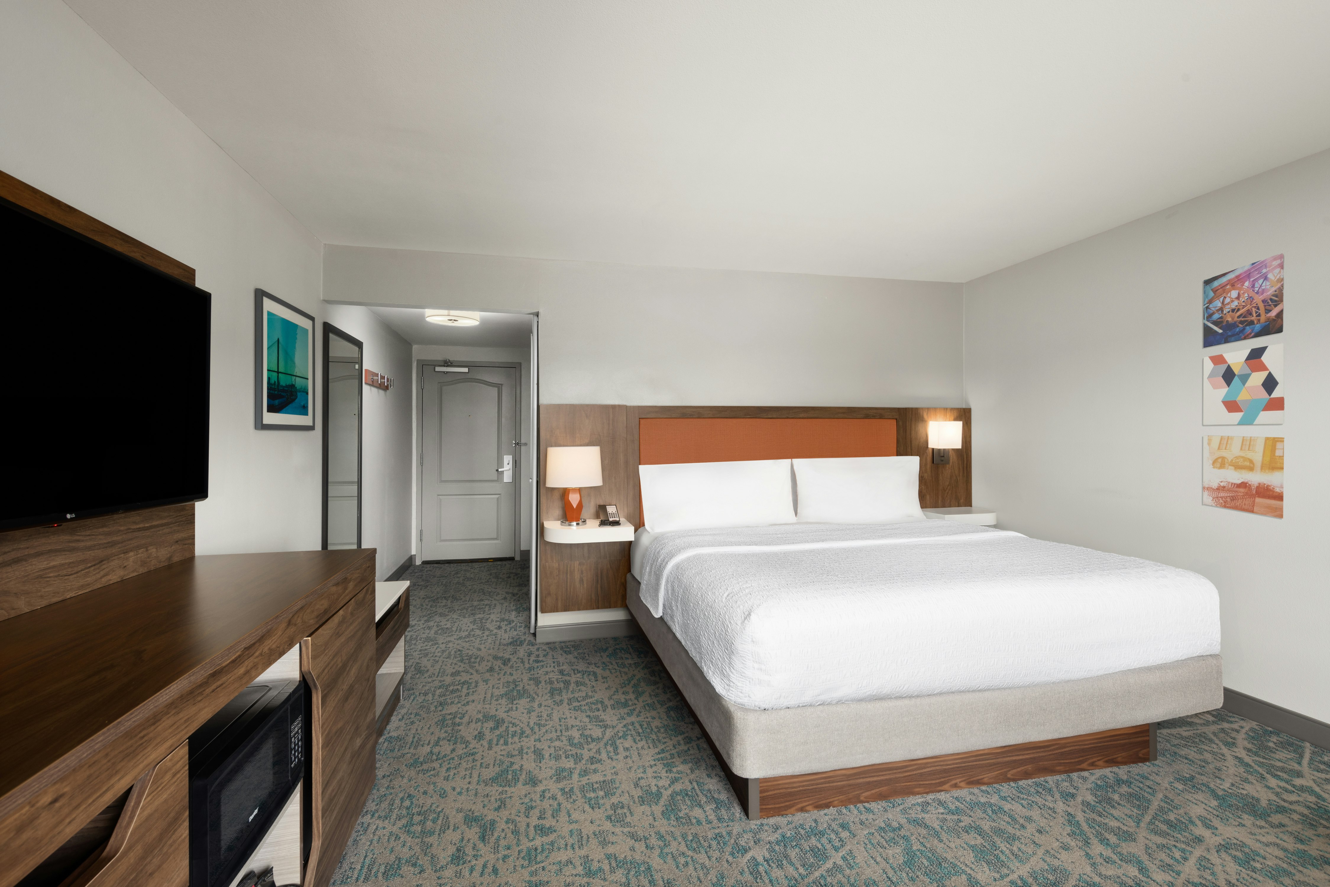ROOM, KING BED, LAKE VIEW