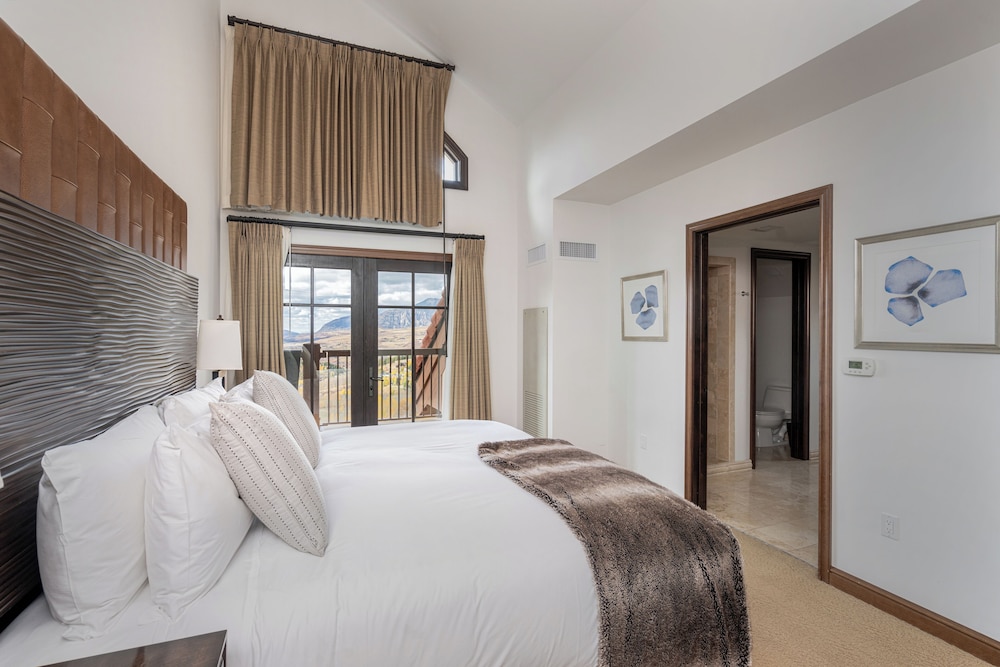 Madeline Hotel And Residences 22/79