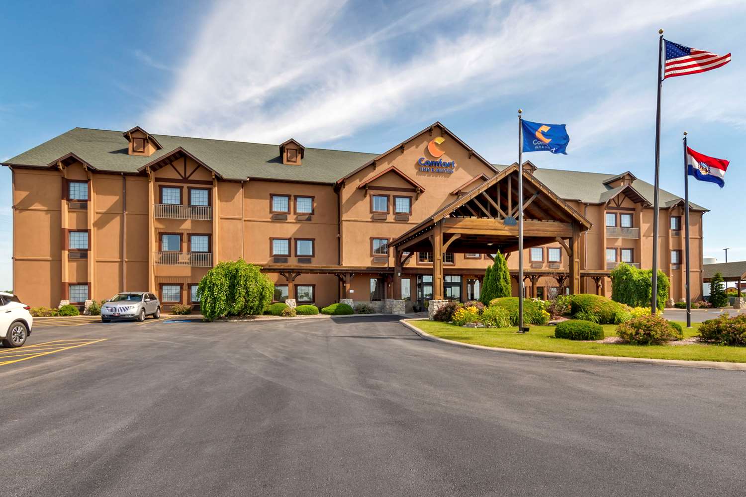 Comfort Inn & Suites Macon, MO 16/17