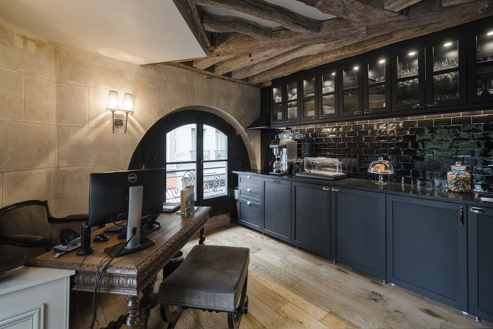 Hotel Le Presbytere 36/50