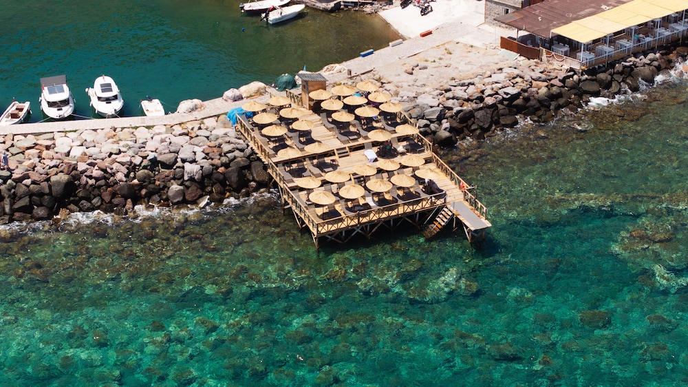 Assos Troy Port Hotel 38/47