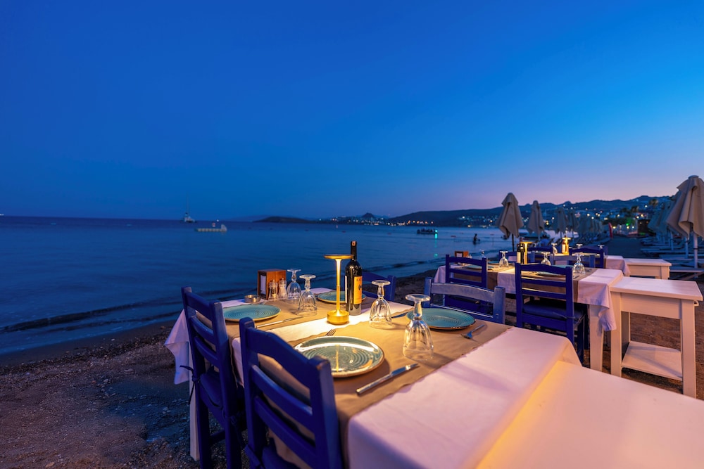 Kefi Beach And Suites 35/50
