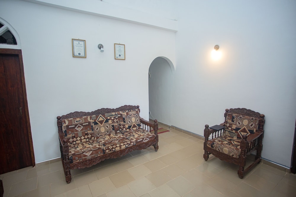 La Villa Guest House 24/50