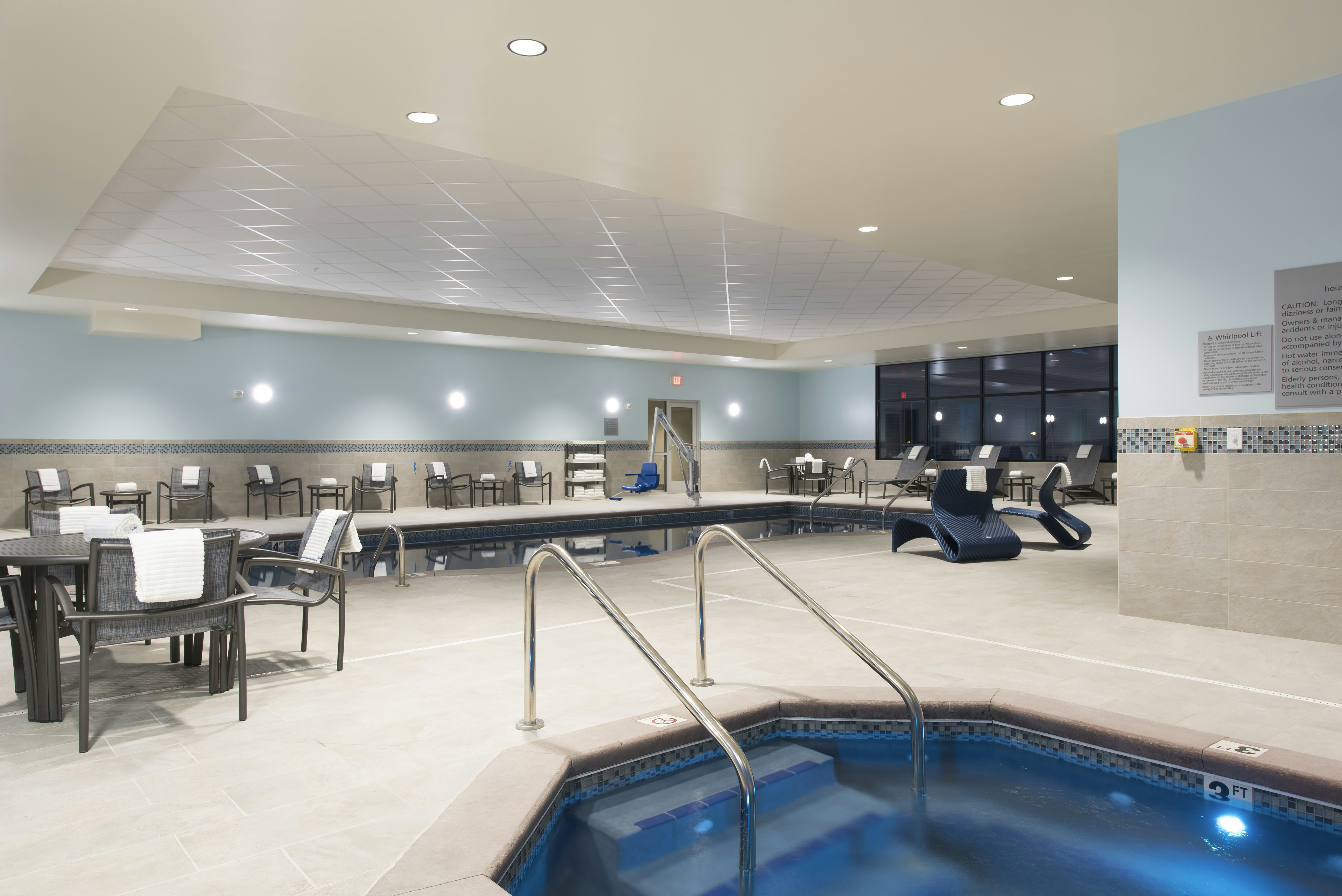 Hampton Inn and Suites Grand Rapids Downtown 24/61