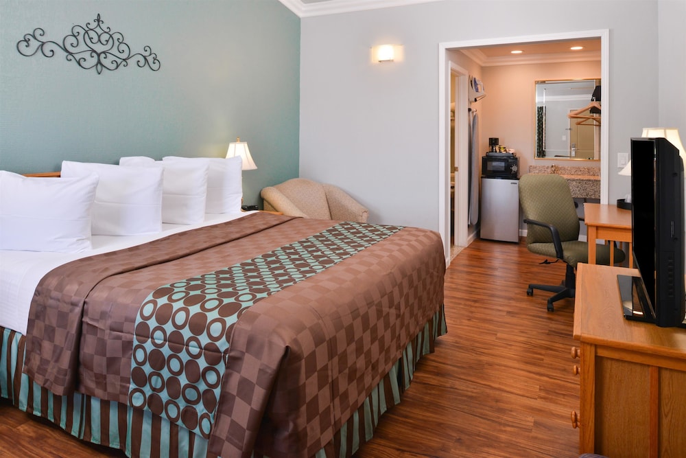Americas Best Value Inn Los Banos 15/24