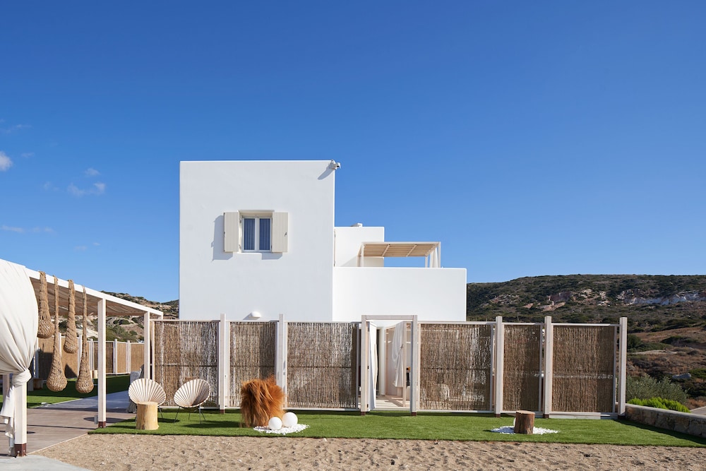 Volcano Luxury Suites Milos 3/50