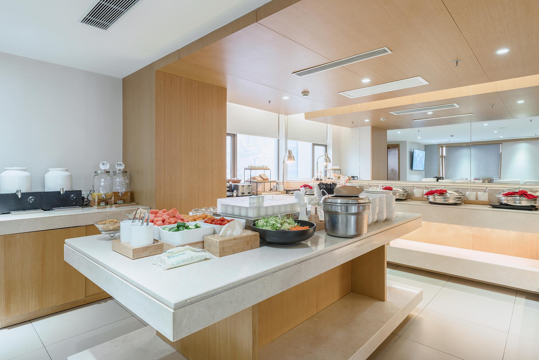 Ji Hotel (Shanghai Zhoupu Wanda Plaza) 38/41