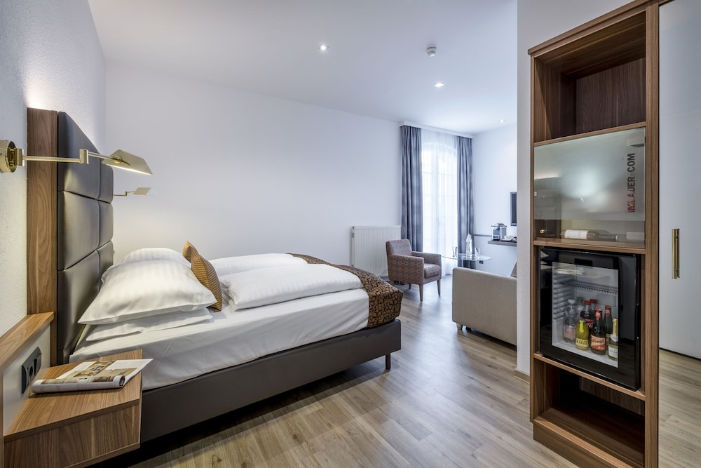 Junior Suite, King Bed, Sofa