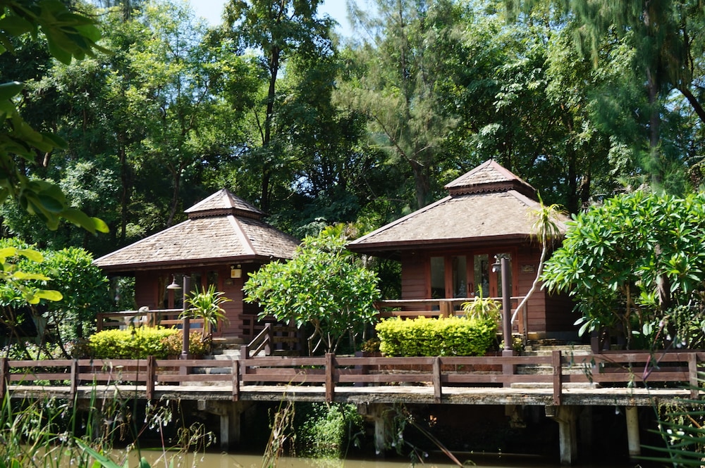 Nakhaburi Hotel & Resort 30/30