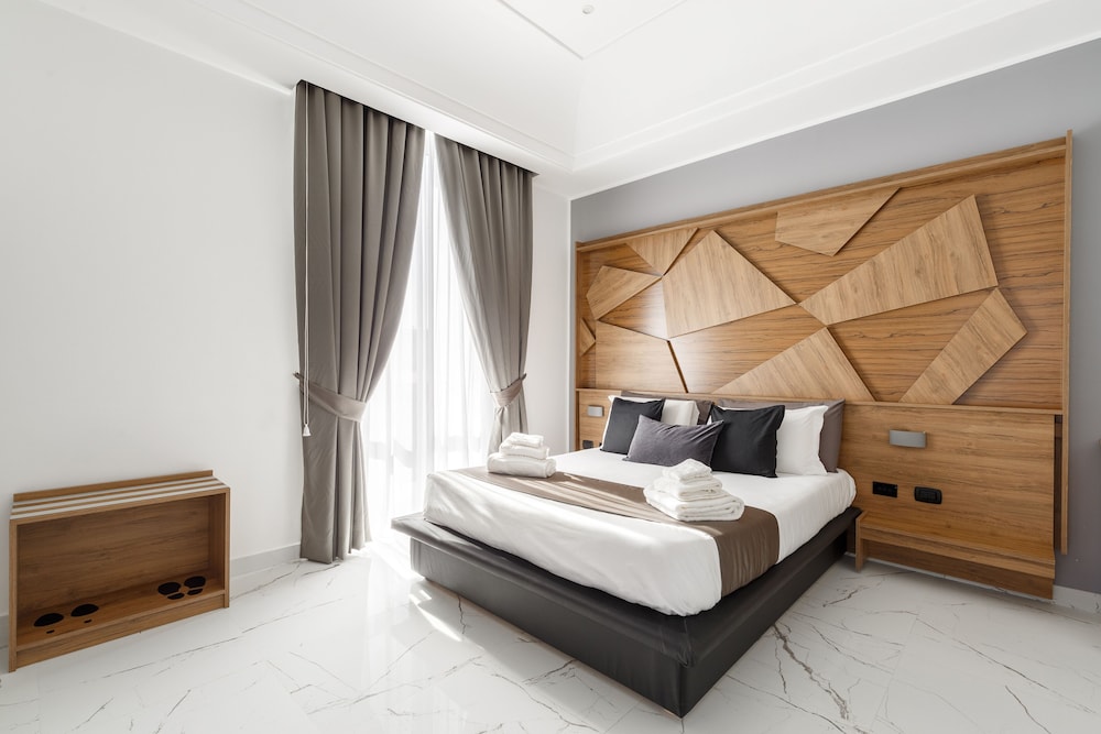 Superior, Suite, Queen Bed