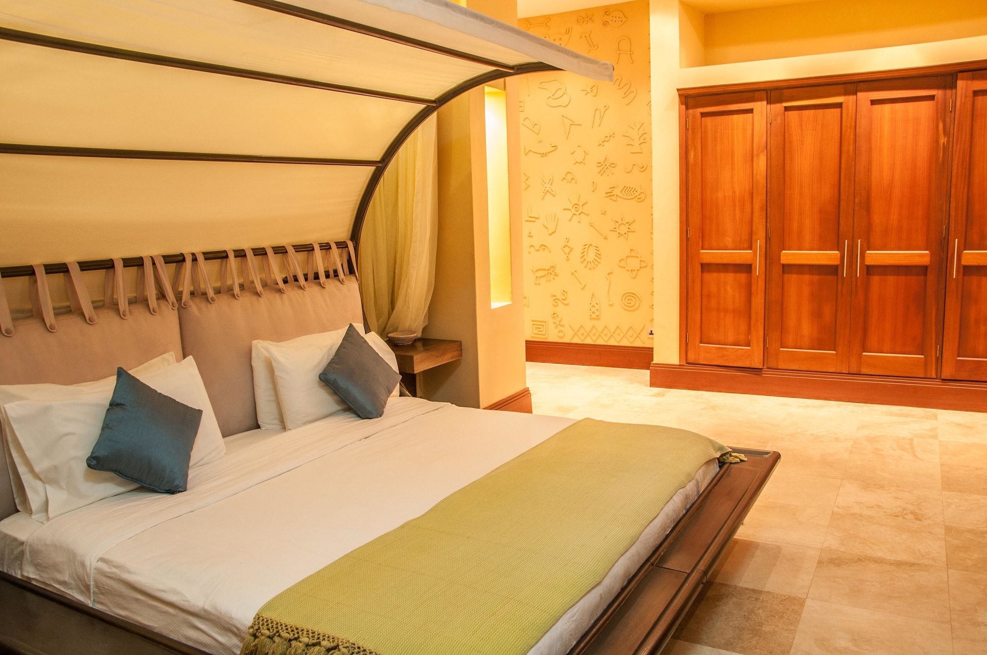 EXECUTIVE, SUITE, KING BED, SEA VIEW