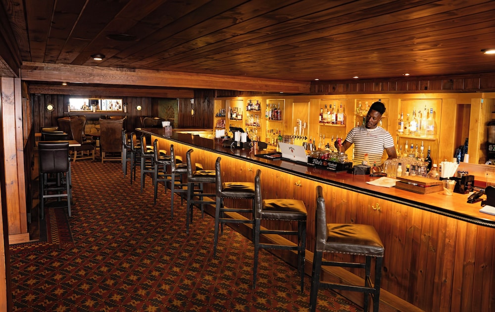 The Colony Hotel 30/49