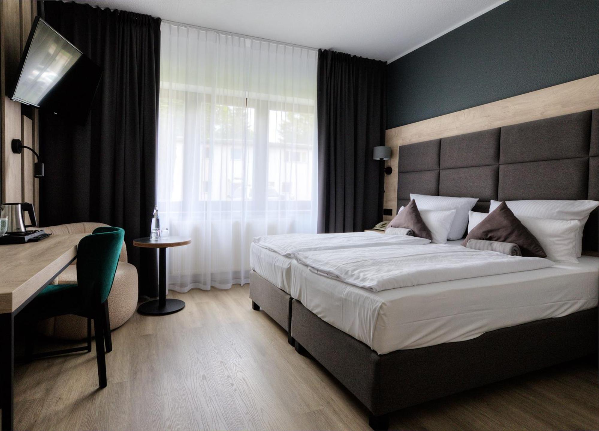 Room, Single