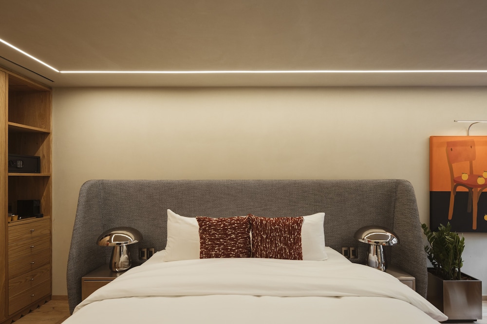 ROOM, TERRACE