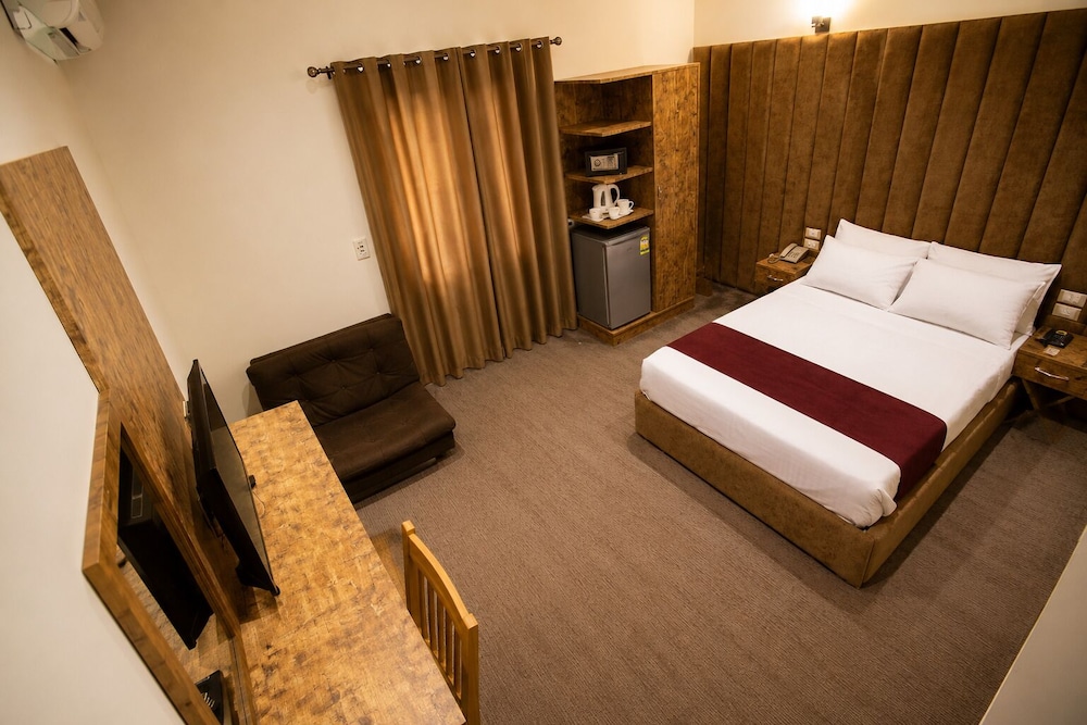 1 Bedroom, Superior, Single, City View 13/14