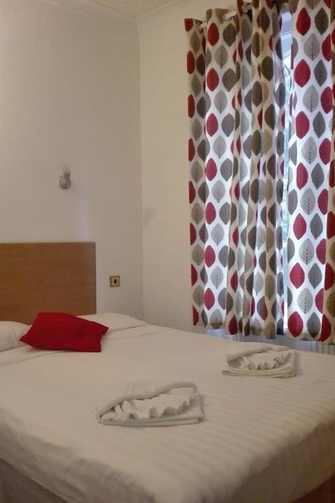 WHITELEAF HOTEL 14/50
