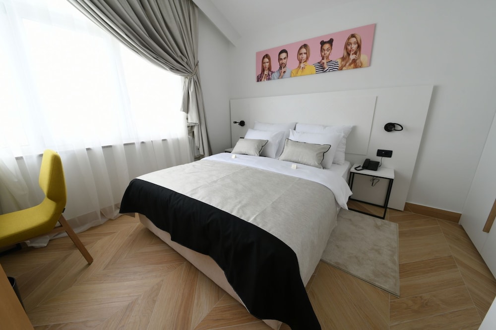 Aparthotel Milenij 8/40