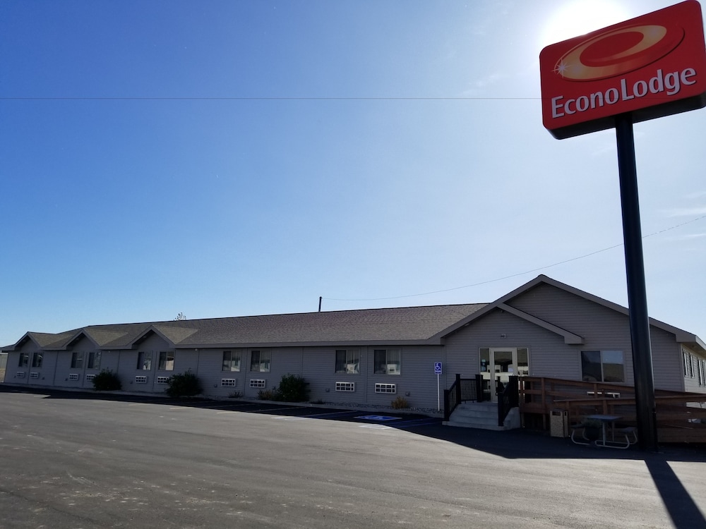Econo Lodge Jamestown, ND 1/24