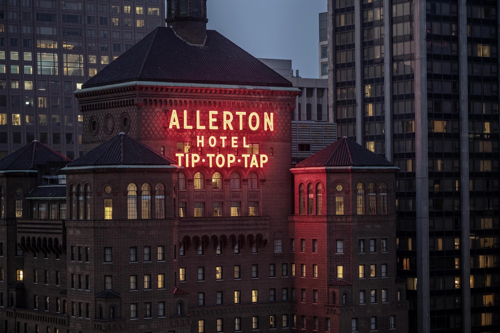 Warwick Allerton Chicago 1/49