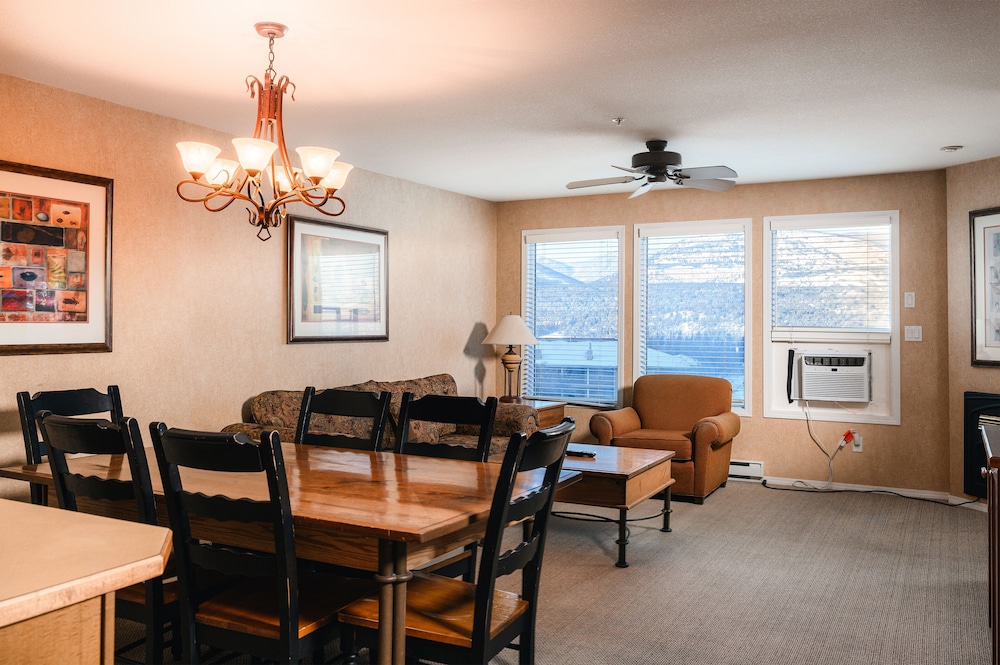 Mountain View Suites at Fairmont Hot Springs 49/63