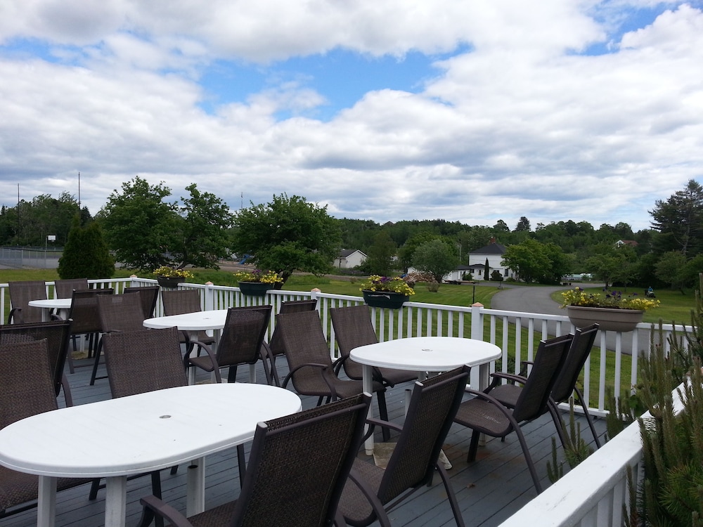 Granite Town Hotel 23/43