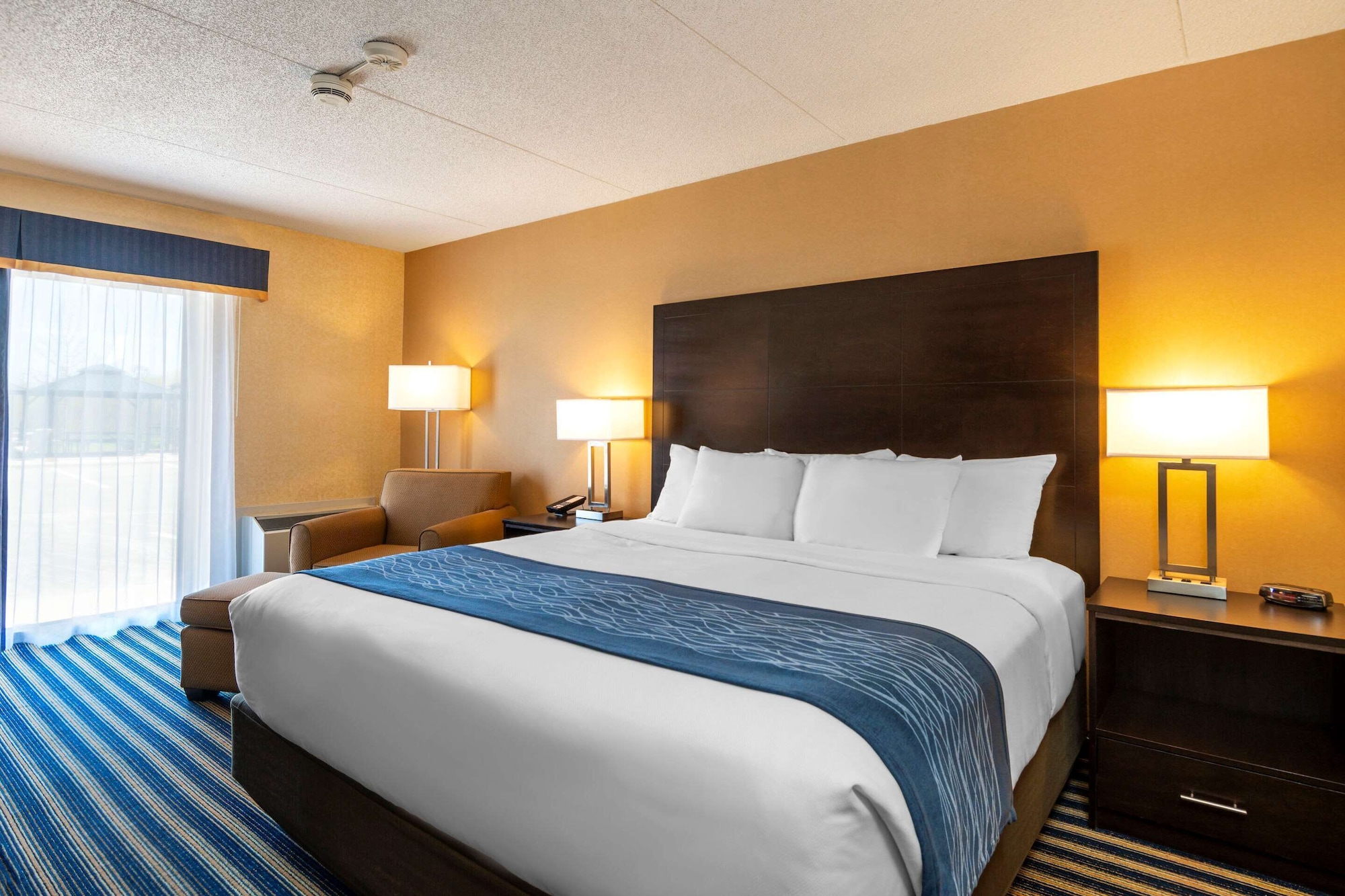 Room, King Bed, Main Floor