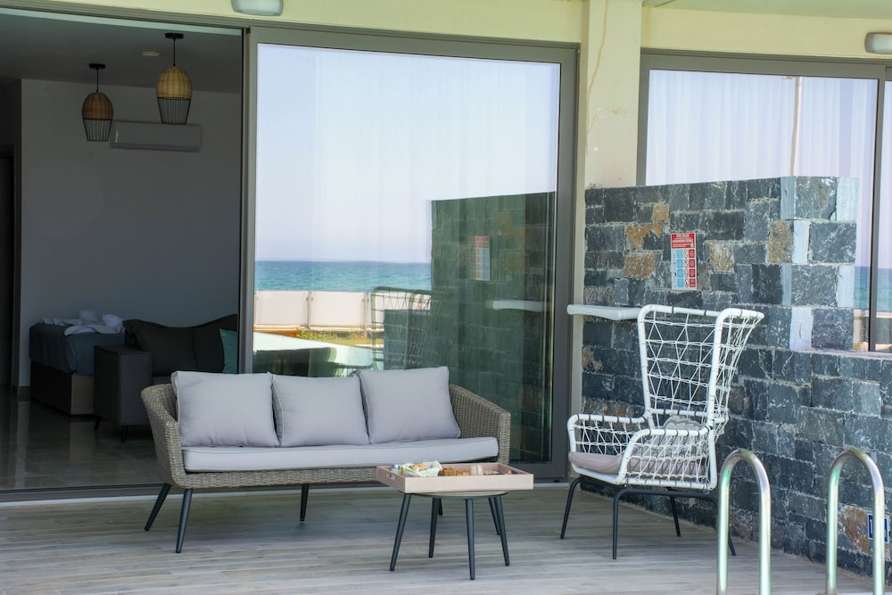 Ebenus Suites (Adults Only) by Checkin 31/41