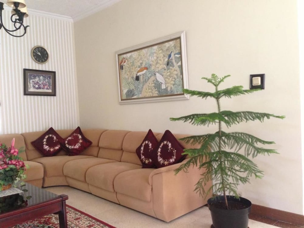 The Garden Family Guest House 44/50