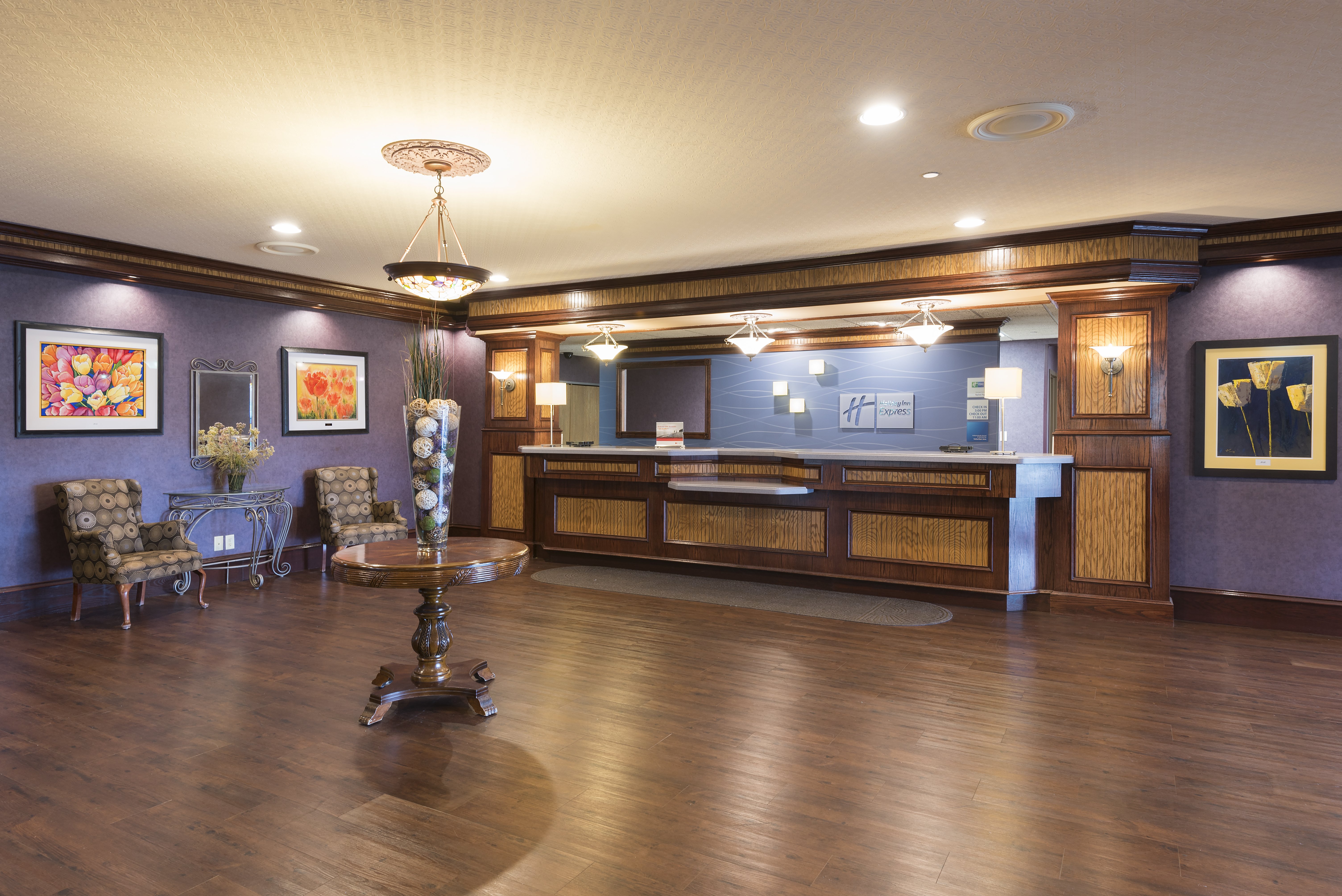 Holiday Inn Express Holland 8/55