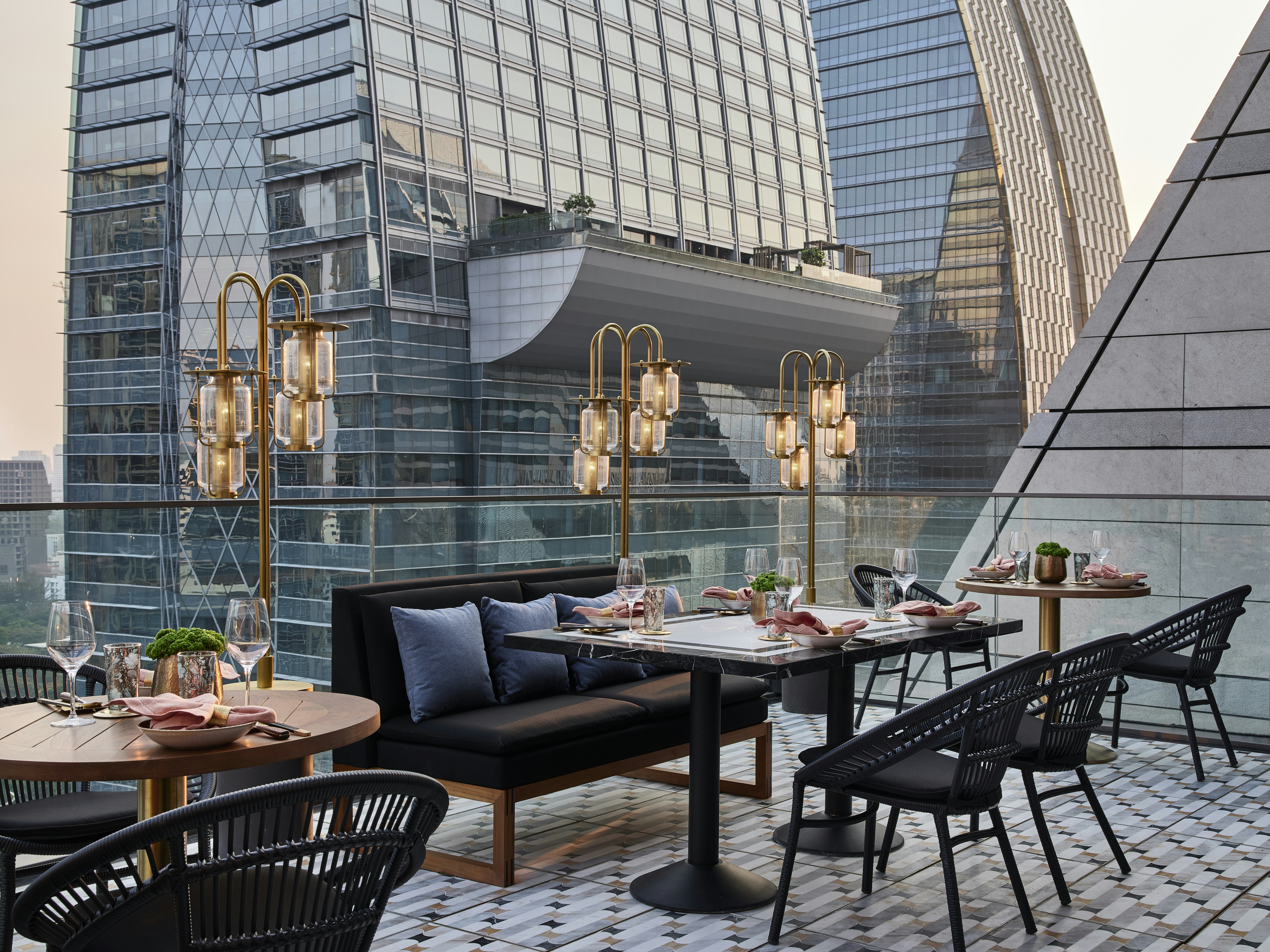Rosewood Bangkok 46/84
