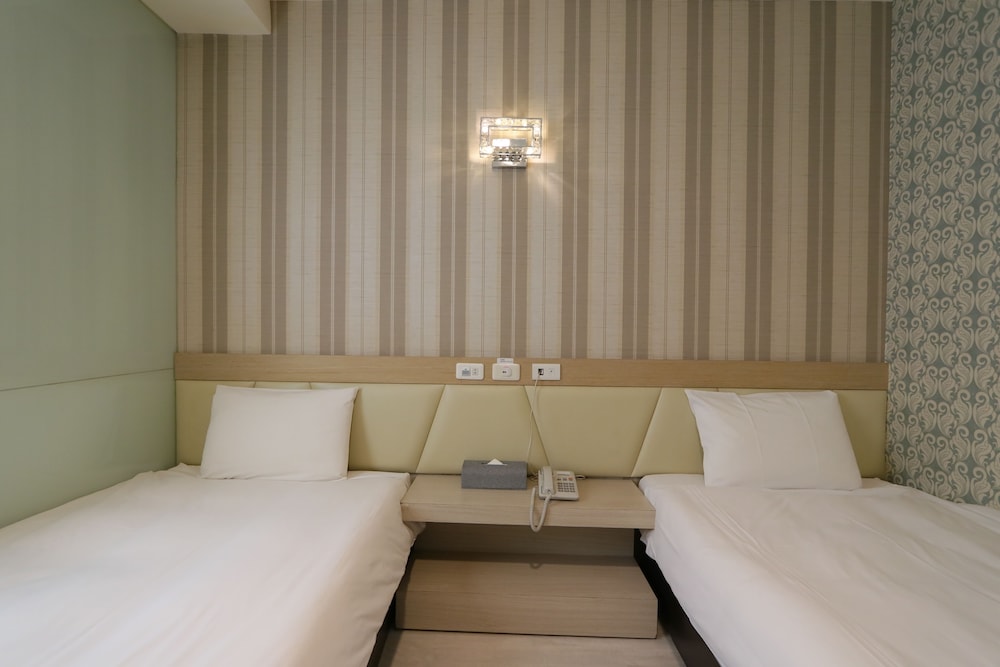 YPJ HOTEL 17/70
