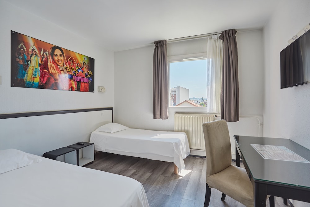 Hotel Alliance - Proche Paris 12/47
