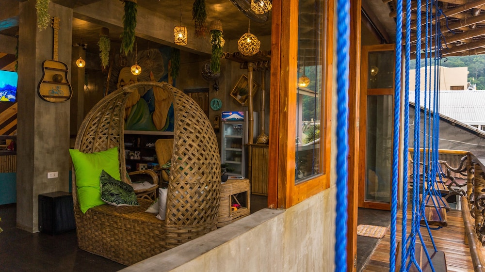 Happiness Hostel 4/50