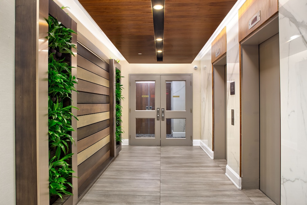 Hilton Garden Inn Toronto/Oakville 9/40