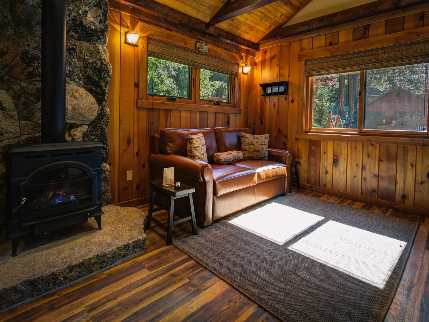 Cedar Glen Lodge 23/52