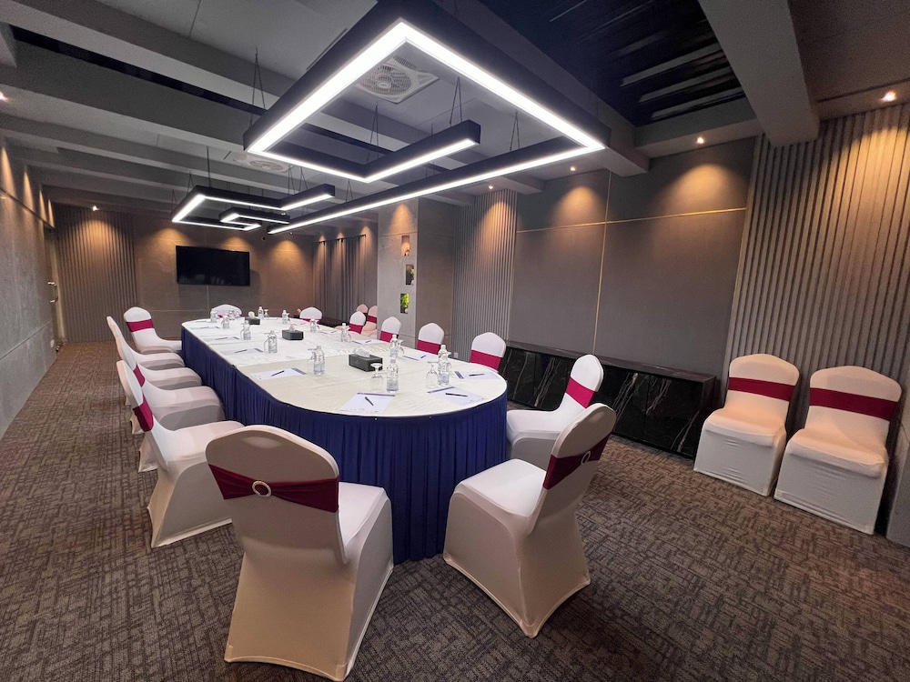 Sky City Hotel Dhaka 40/50